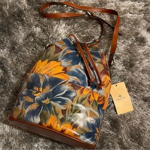 NWT Patricia Nash flora Bucket Bag, blue and yellow